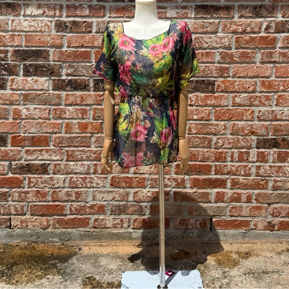 Coco + Carmen one size fits all floral swimsuit cover up / Excellent condition - Picture 7 of 13